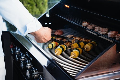 GrillMaster Max Edelstahl-Outdoorküche Schwarz,  Inkl. Rotisserie, 6+2 Brenner - vormontiert